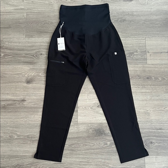 FIGS Yola 3.0 Maternity Scrub Pants XS Petite Black Belly Panel Medical NWT - Picture 1 of 8